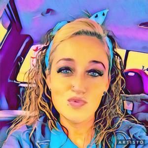 Meet your Posher, Nickie